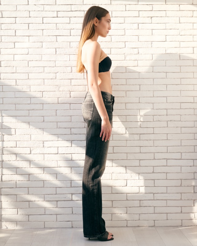 Full body, profile reference